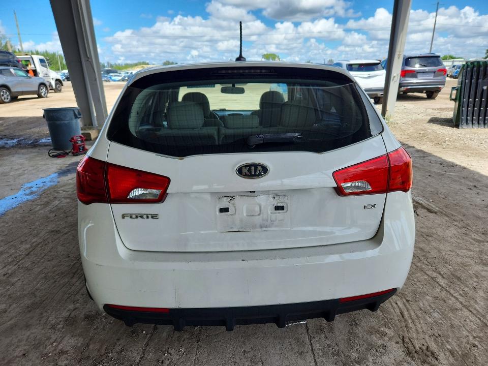 صورة رقم 6 من المزاد - 2013 KIA FORTE5 مع VIN KNAFU5A22D5686219