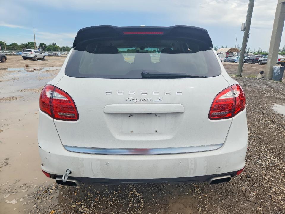 Photo 6 from auction – 2014 PORSCHE CAYENNE with VIN WP1AE2A29ELA50546