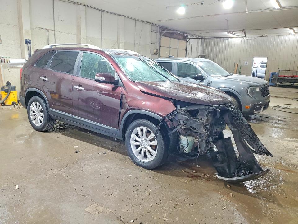 Photo 4 from auction – 2011 KIA SORENTO with VIN 5XYKU4A24BG081103