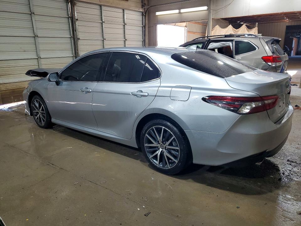 Снимка 2 от търг – 2023 TOYOTA CAMRY с VIN 4T1F31AK2PU618037
