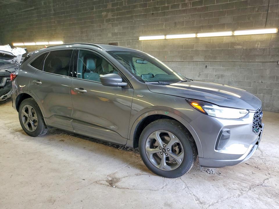 Photo 4 from auction – 2023 FORD ESCAPE with VIN 1FMCU9MN5PUA91891