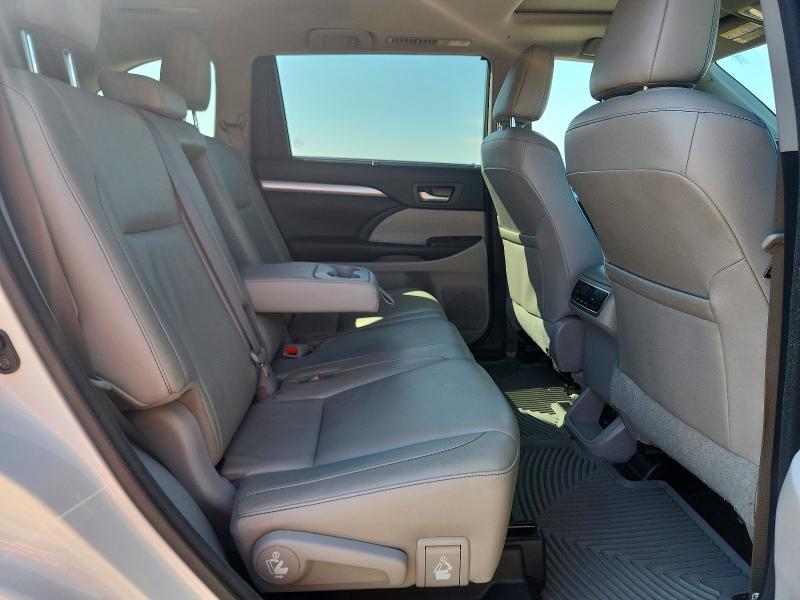 Photo 11 from auction – 2017 TOYOTA HIGHLANDER HYBRID with VIN 5TDJGRFH9HS034285