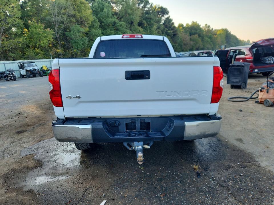 Photo 6 from auction – 2015 TOYOTA TUNDRA with VIN 5TFDW5F10FX452169