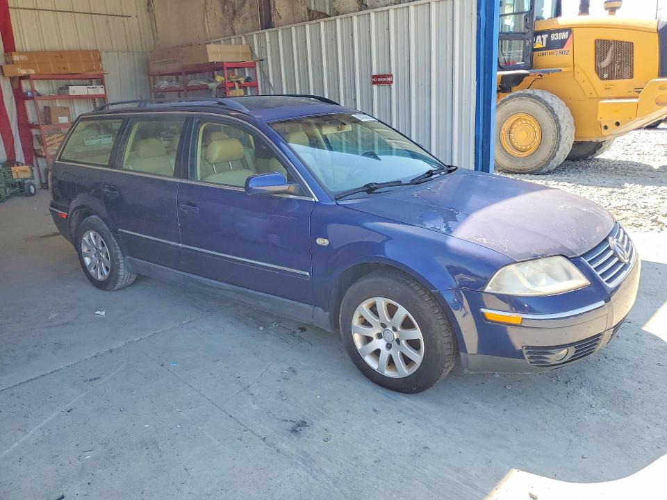 Photo 4 from auction – 2002 VOLKSWAGEN PASSAT with VIN WVWVD63B52E383997
