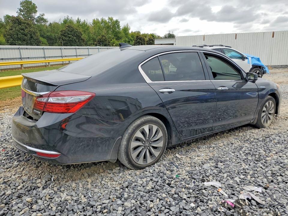 Photo 3 from auction – 2017 HONDA ACCORD with VIN JHMCR6F34HC001054