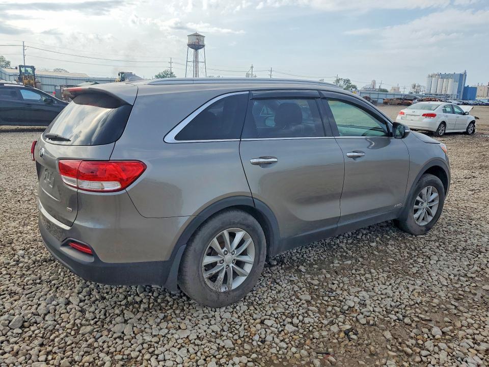 Photo 3 from auction – 2016 KIA SORENTO with VIN 5XYPGDA35GG015687