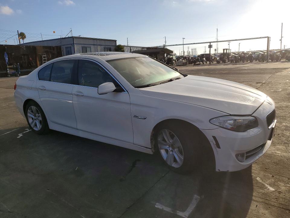 Photo 4 from auction – 2013 BMW 528 with VIN WBAXG5C50DD229207