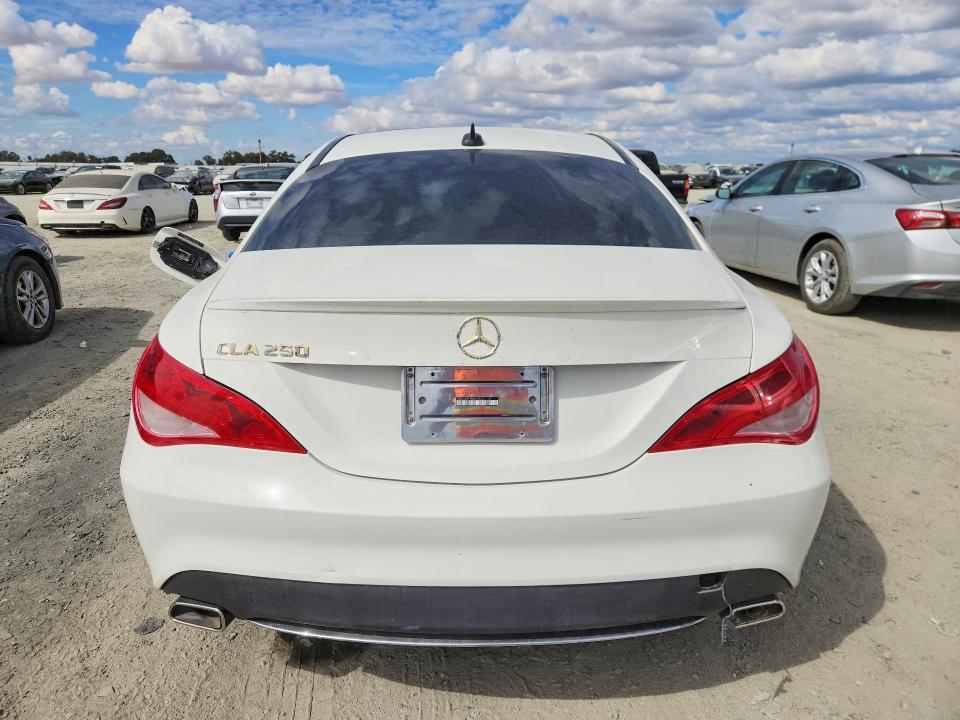 Photo 6 from auction – 2015 MERCEDES-BENZ CLA with VIN WDDSJ4EB1FN262425