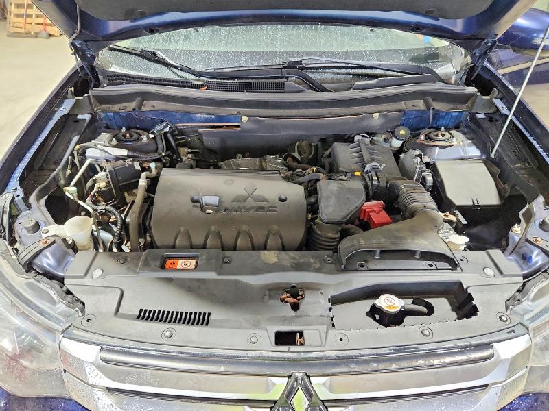 Photo 12 from auction – 2015 MITSUBISHI OUTLANDER with VIN JA4AZ3A3XFZ000994
