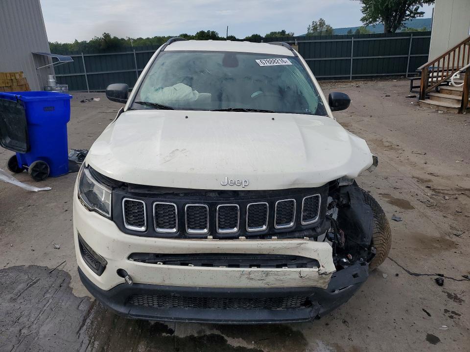 Снимка 5 от търг – 2021 JEEP COMPASS с VIN 3C4NJDABXMT525425
