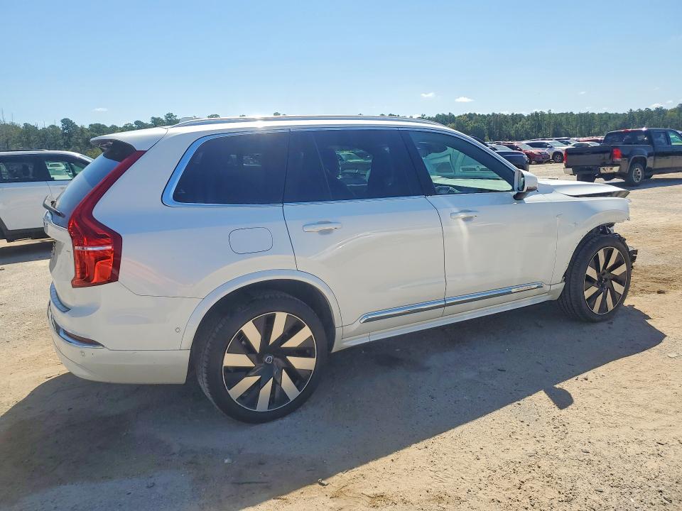 Photo 3 from auction – 2023 VOLVO XC90 with VIN YV4H60CA4P1940955