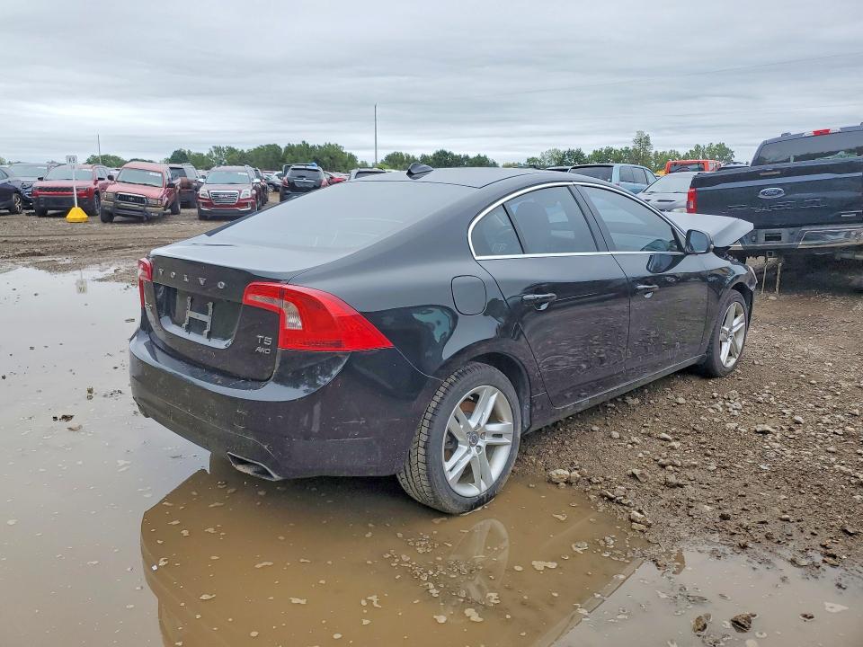 Photo 3 from auction – 2015 VOLVO S60 with VIN YV1612TK1F1353571