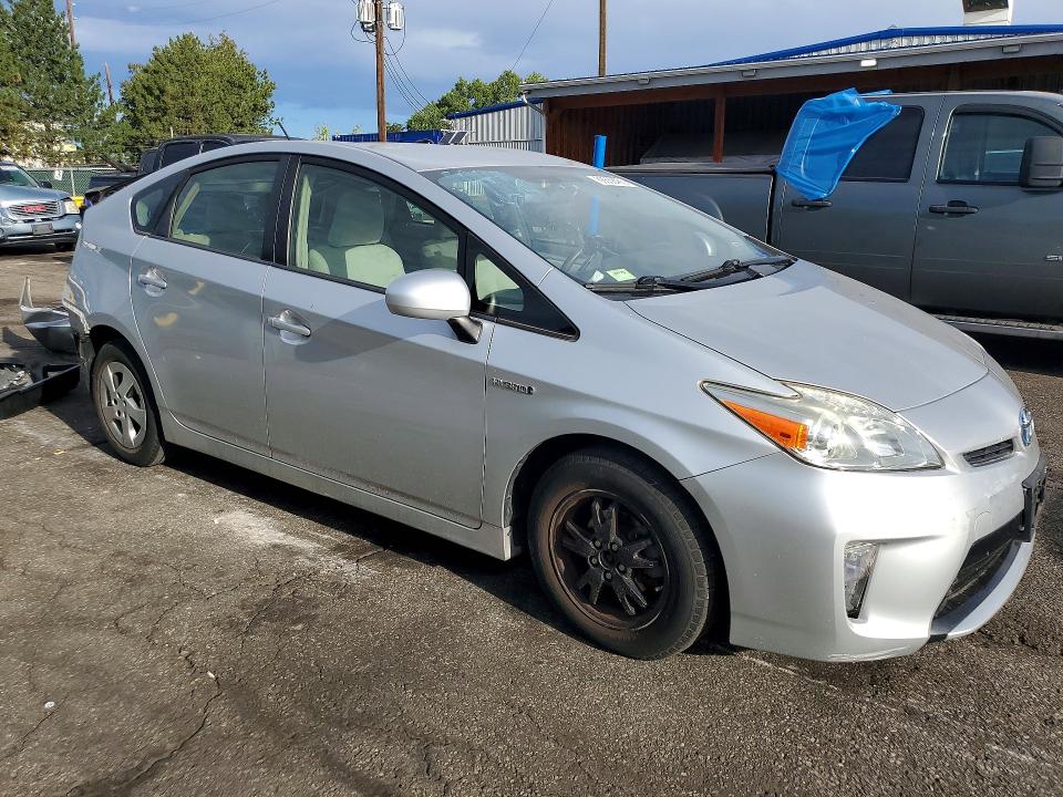 Photo 4 from auction – 2015 TOYOTA PRIUS with VIN JTDKN3DU2F0420649
