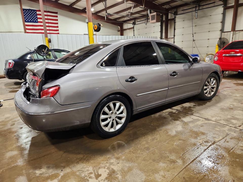 Photo 3 from auction – 2006 HYUNDAI AZERA with VIN KMHFC46F66A059010