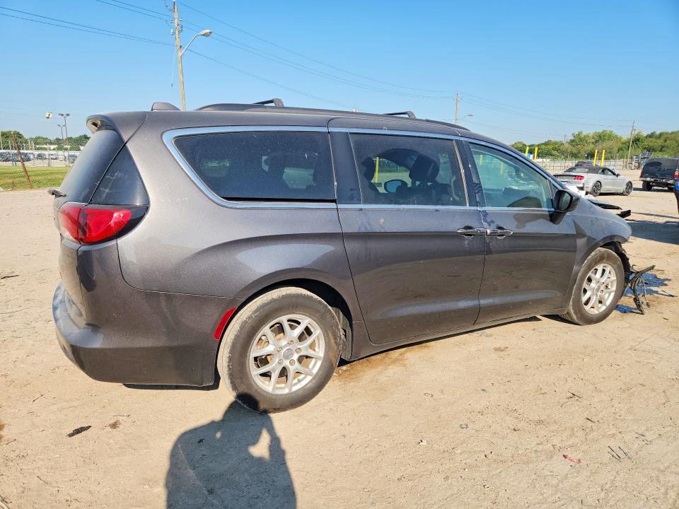 Photo 3 from auction – 2020 CHRYSLER VOYAGER with VIN 2C4RC1DG6LR286068