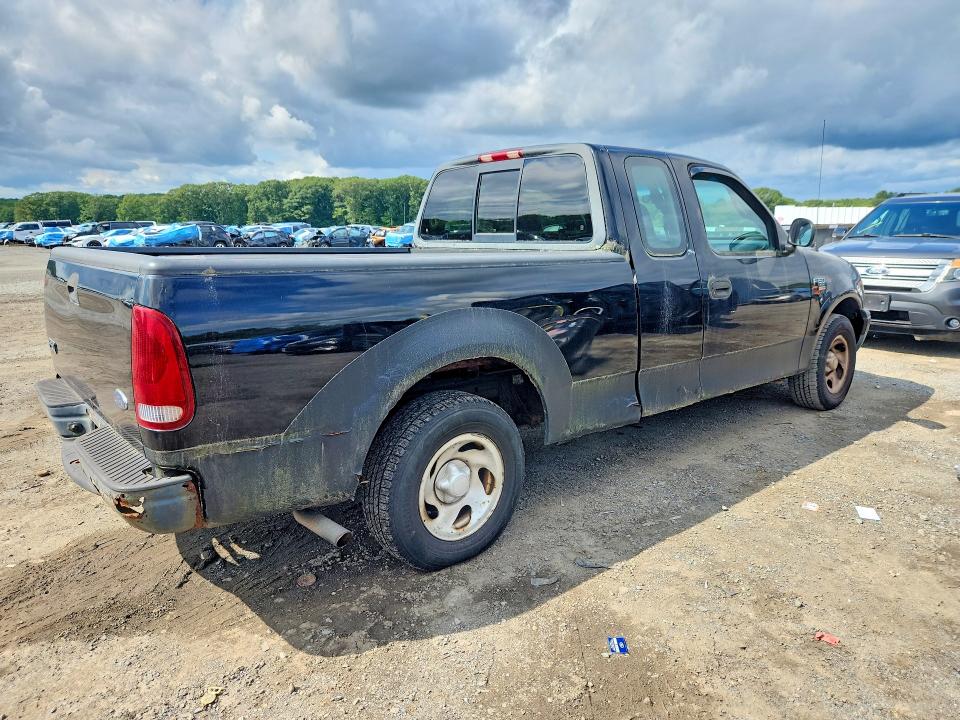 Photo 3 from auction – 2001 FORD F150 with VIN 2FTRX17W01CA94054
