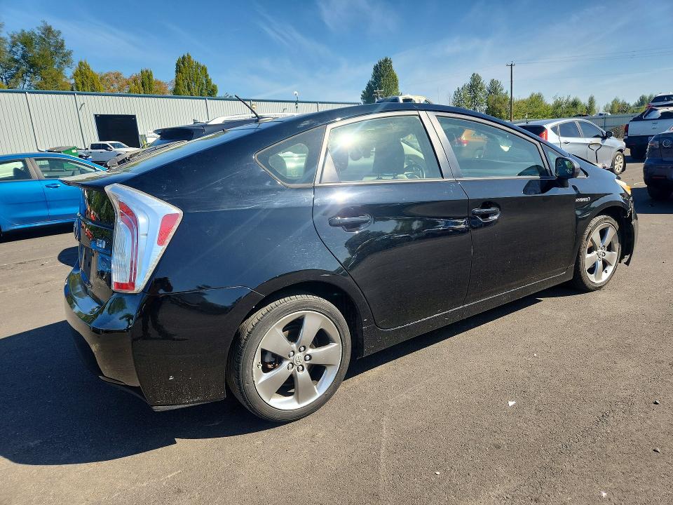 Photo 3 from auction – 2013 TOYOTA PRIUS with VIN JTDKN3DU8D5614814