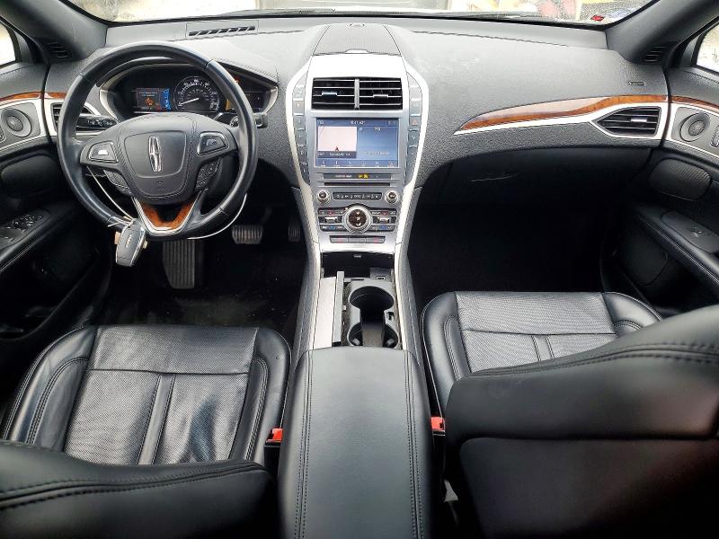 Photo 8 from auction – 2020 LINCOLN MKZ with VIN 3LN6L5LU0LR615614