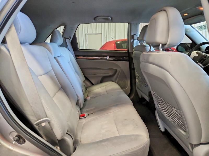 Снимка 11 от търг – 2011 KIA SORENTO с VIN 5XYKTCA17BG011695