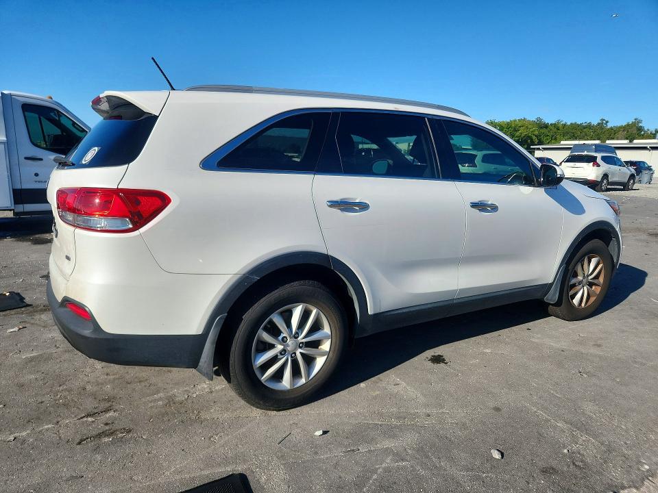 Photo 3 from auction – 2017 KIA SORENTO with VIN 5XYPG4A35HG217575