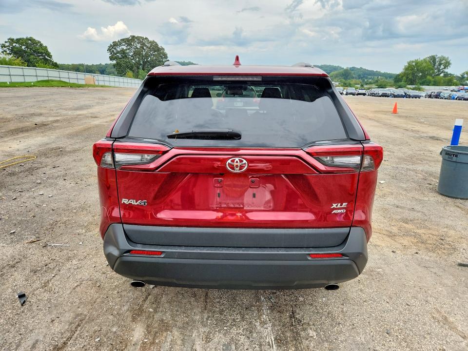 Photo 6 from auction – 2020 TOYOTA RAV4 with VIN 2T3P1RFV5LW108830