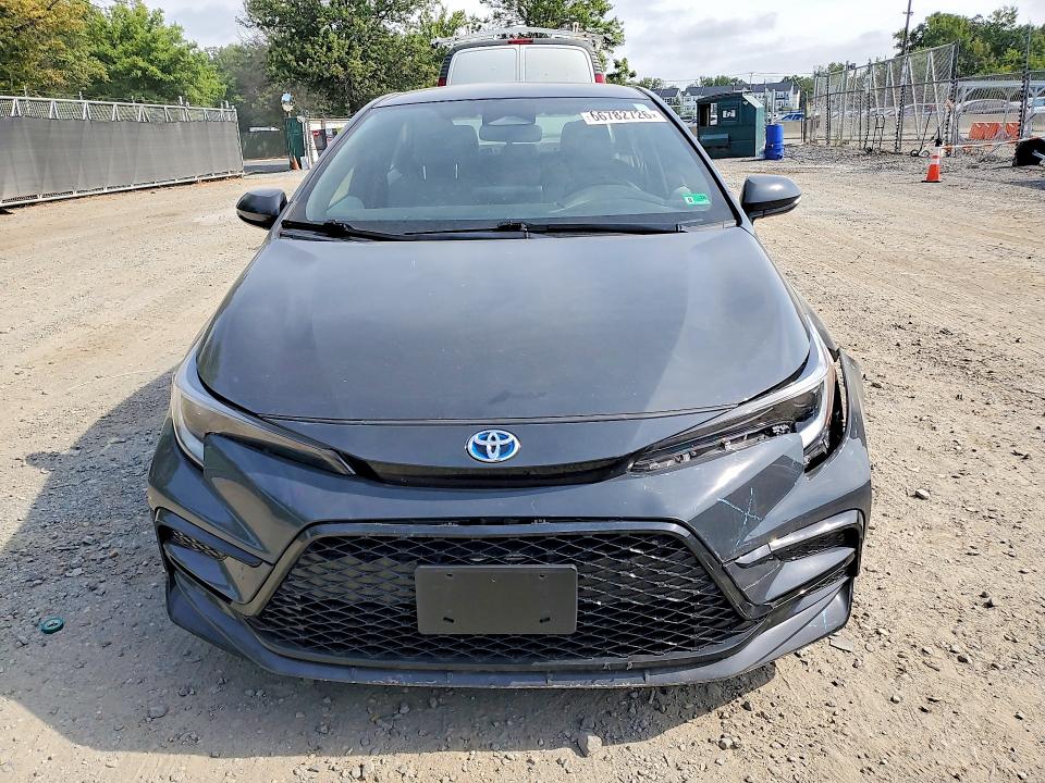 Снимка 5 от търг – 2024 TOYOTA COROLLA HYBRID с VIN JTDBCMFE7R3063277