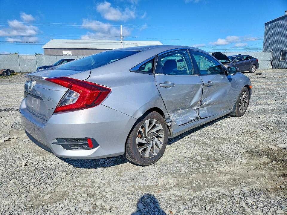 Photo 3 from auction – 2018 HONDA CIVIC with VIN 2HGFC2F60JH040473
