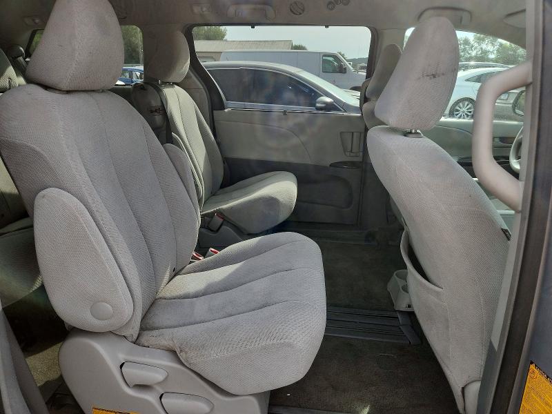Photo 11 from auction – 2011 TOYOTA SIENNA with VIN 5TDKK3DC2BS111481