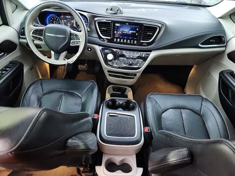 Photo 8 from auction – 2017 CHRYSLER PACIFICA with VIN 2C4RC1GG7HR840141