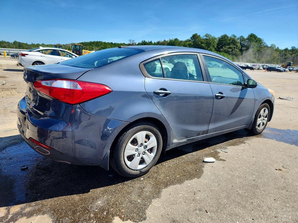 Снимка 3 от търг – 2015 KIA FORTE с VIN KNAFX4A60F5395595