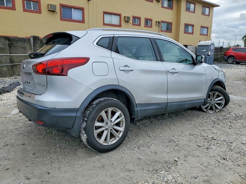 Снимка 3 от търг – 2018 NISSAN ROGUE SPORT с VIN JN1BJ1CR8JW267765