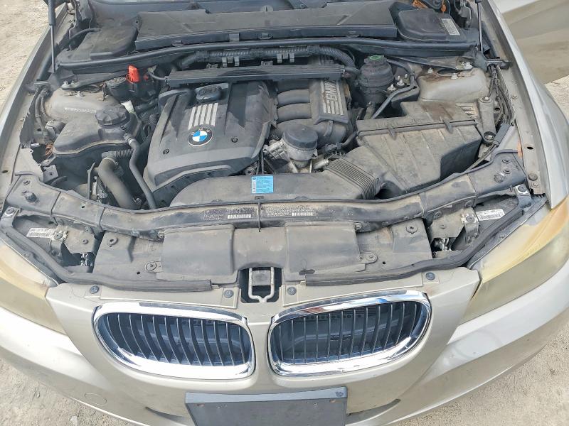 Photo 11 from auction – 2011 BMW 328 with VIN WBAPH5C56BA443226