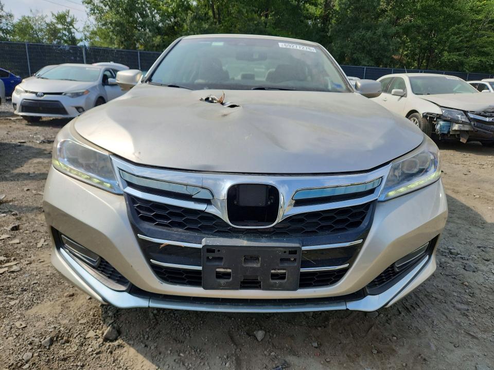 Photo 5 from auction – 2014 HONDA ACCORD with VIN JHMCR5F72EC000316
