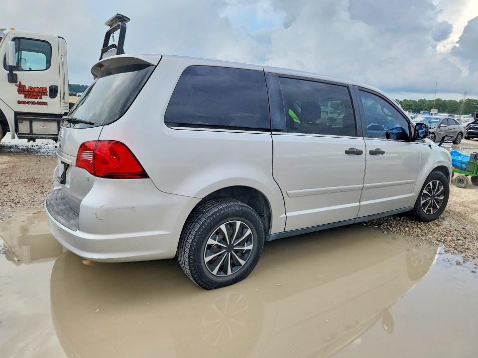 Photo 3 from auction – 2012 VOLKSWAGEN ROUTAN with VIN 2C4RVAAG3CR240373
