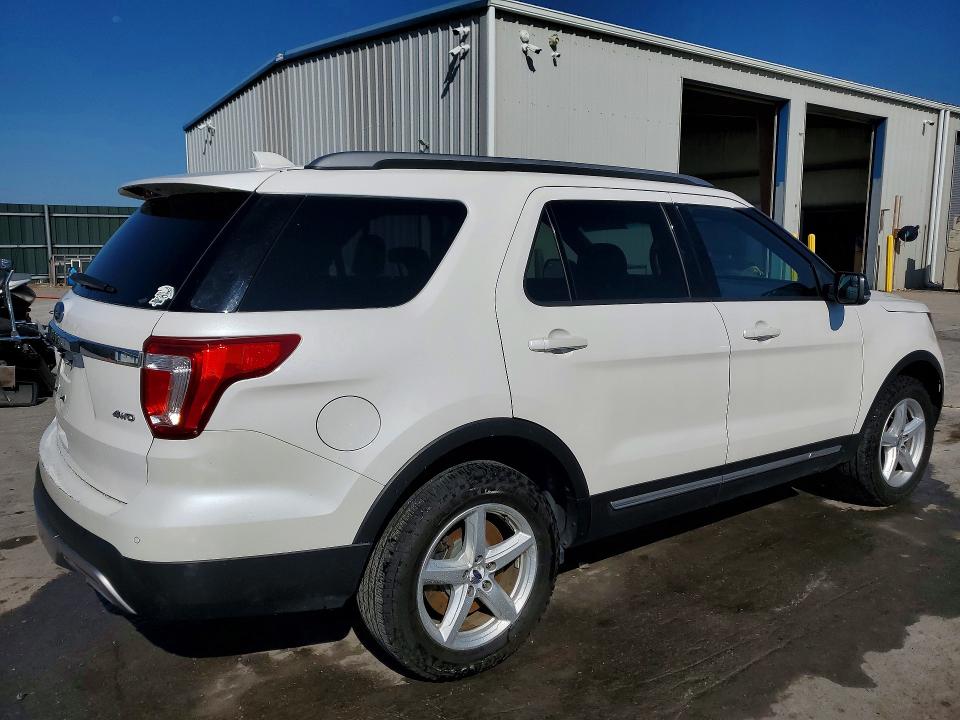 Photo 3 from auction – 2017 FORD EXPLORER with VIN 1FM5K8D81HGB27577