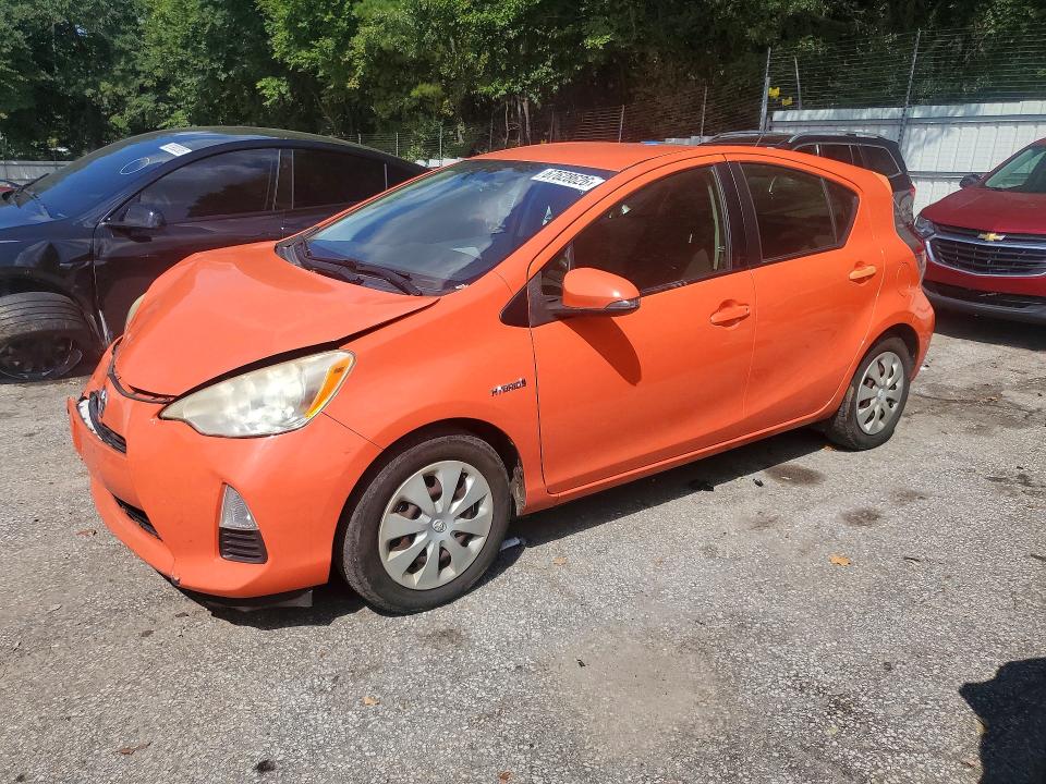 TOYOTA PRIUS C 2013 with VIN JTDKDTB30D1042349 - Photo from auction