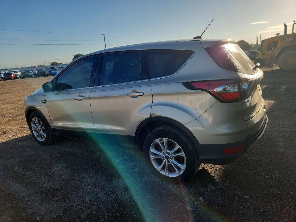 Photo 2 from auction – 2017 FORD ESCAPE with VIN 1FMCU0GD8HUB66101