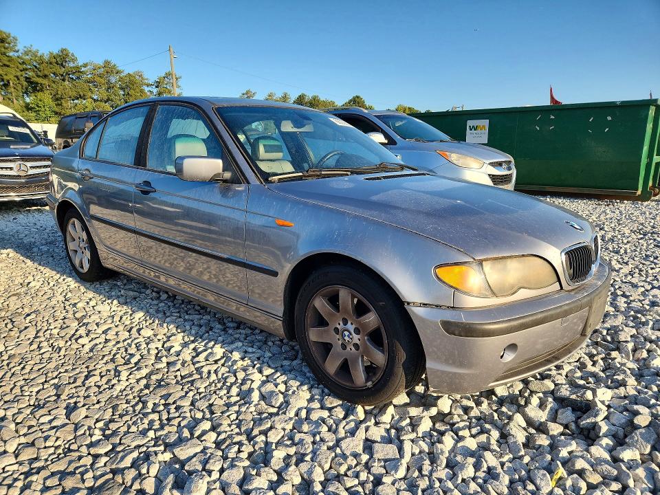 Photo 4 from auction – 2004 BMW 325 with VIN WBAET37494NJ45356