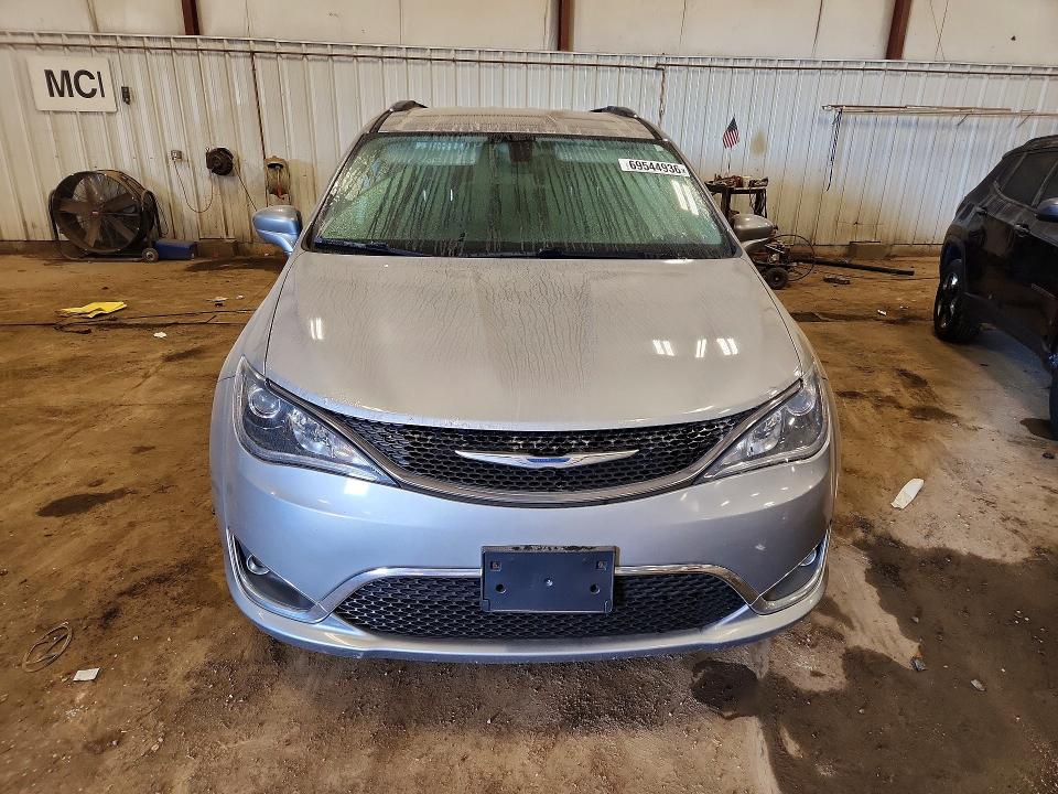 Photo 5 from auction – 2018 CHRYSLER PACIFICA with VIN 2C4RC1BGXJR270181
