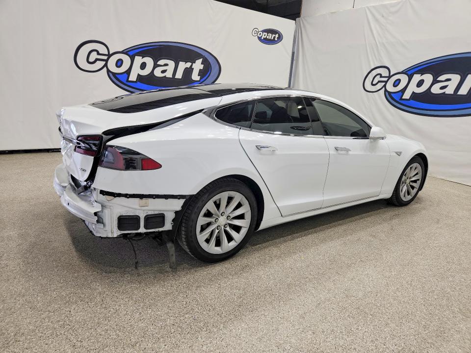 Photo 3 from auction – 2016 TESLA MODEL S with VIN 5YJSA1E21GF139782