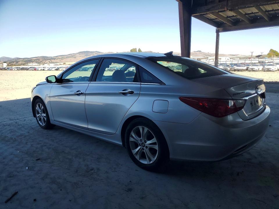 Photo 2 from auction – 2012 HYUNDAI SONATA with VIN 5NPEC4AC5CH425587
