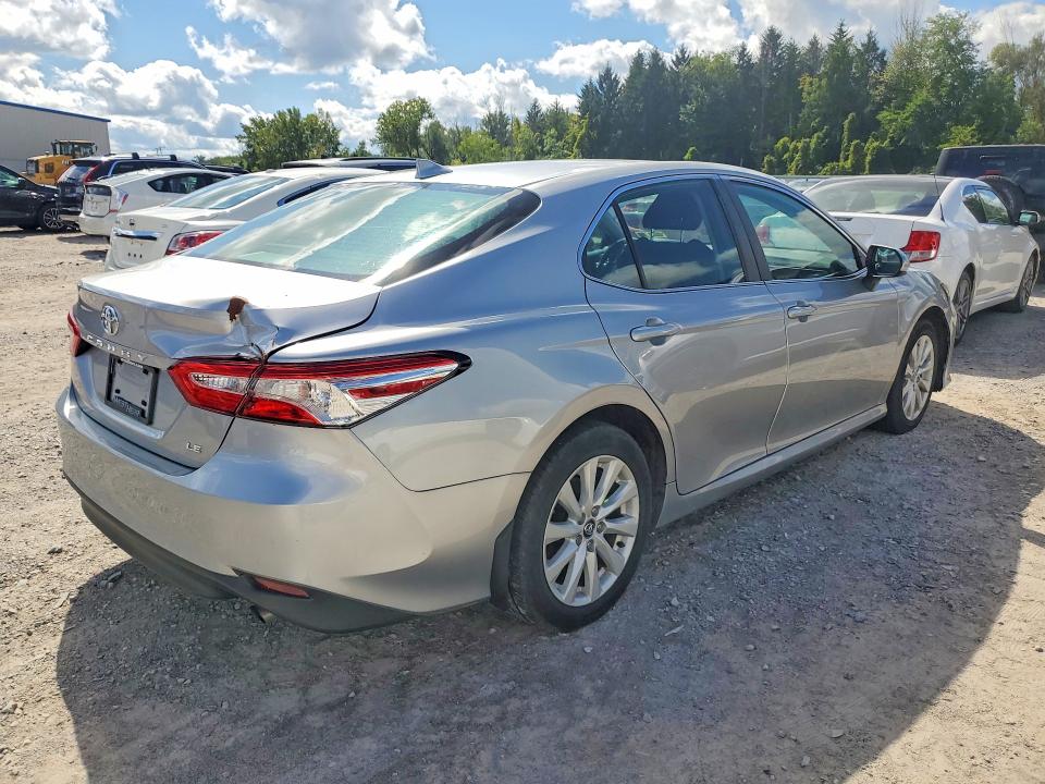 Photo 3 from auction – 2020 TOYOTA CAMRY with VIN 4T1C11AK2LU868638