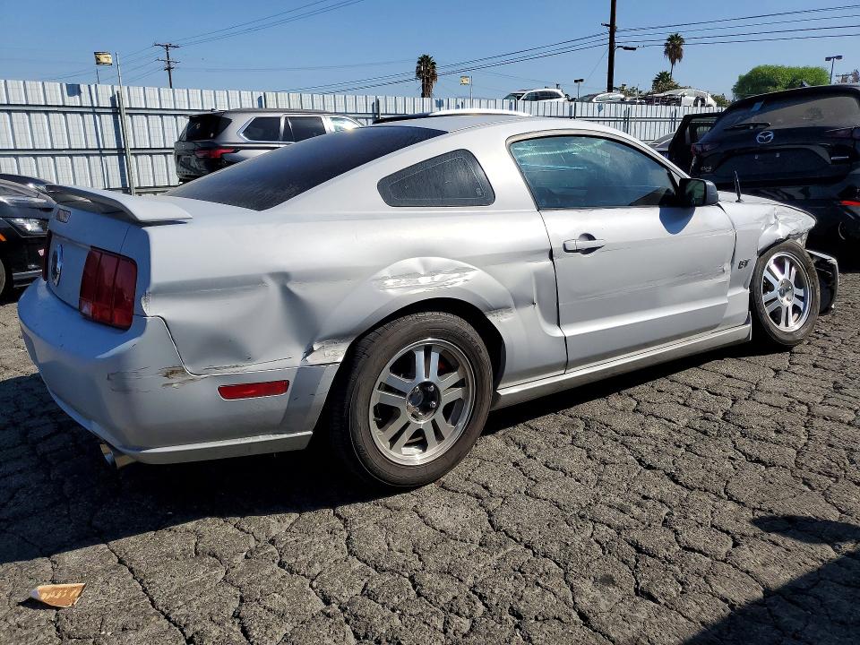 Photo 3 from auction – 2005 FORD MUSTANG with VIN 1ZVFT82H355226429
