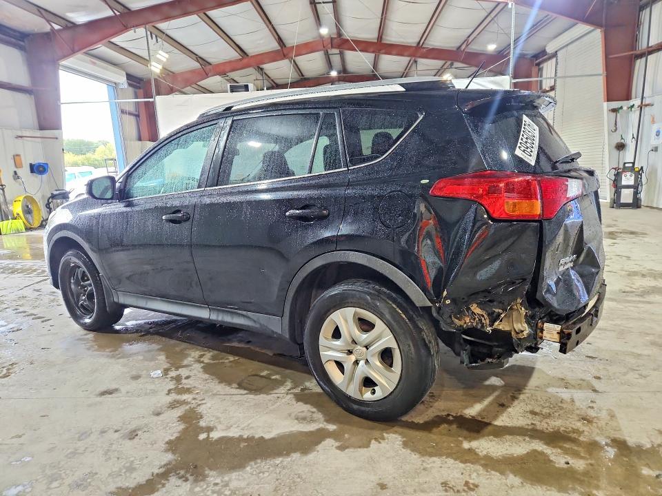 Снимка 2 от търг – 2015 TOYOTA RAV4 с VIN 2T3BFREV1FW401769