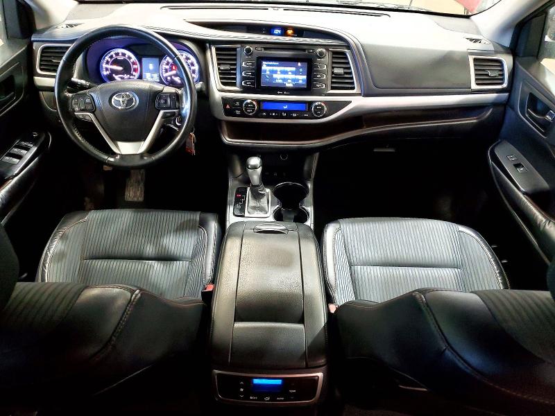 Снимка 8 от търг – 2015 TOYOTA HIGHLANDER с VIN 5TDBKRFH8FS194321