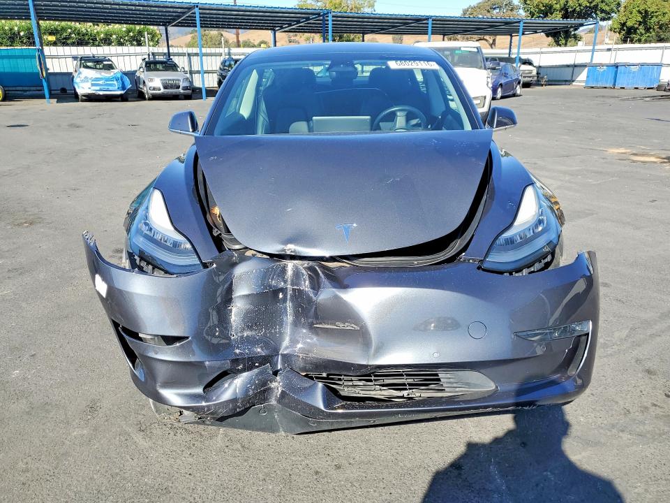 Foto 5 de la subasta – 2019 TESLA MODEL 3 con VIN 5YJ3E1EB0KF389192