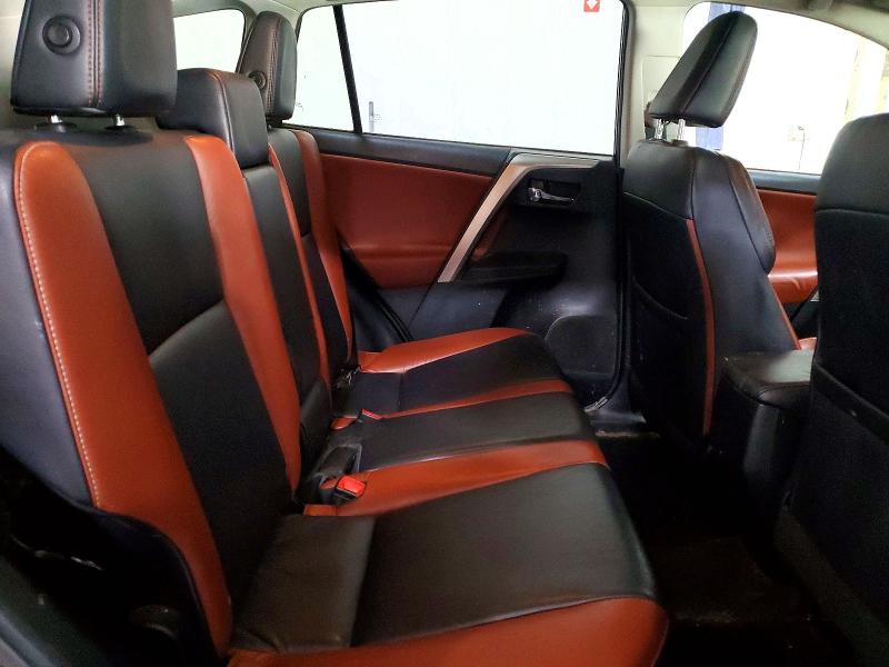 Photo 11 from auction – 2015 TOYOTA RAV4 with VIN 2T3DFREV5FW270578