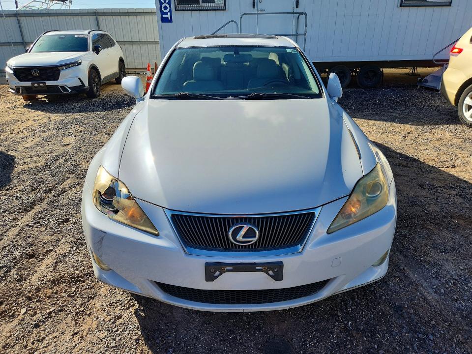 صورة رقم 5 من المزاد - 2006 LEXUS IS مع VIN JTHBK262365013195