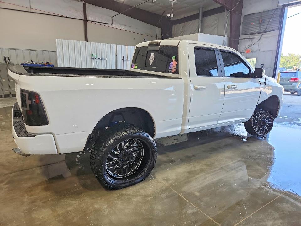 Снимка 3 от търг – 2017 RAM 1500 с VIN 1C6RR7HT6HS758906