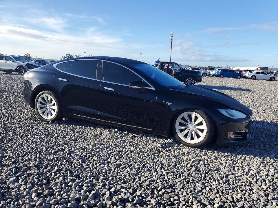 Photo 4 from auction – 2018 TESLA MODEL S with VIN 5YJSA1E25JF293984